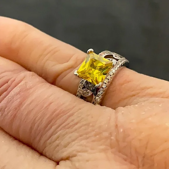 Vtg. (1975) Sterling Silver Ring With 5ctw Citrine Natural Gemstone. Size 7 - Picture 5 of 7